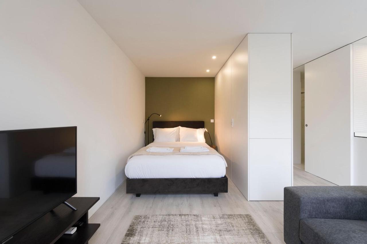Lovelystay - Modern Loft With Gym & Free Parking Minutes Away From Cbd OOporto Exterior foto
