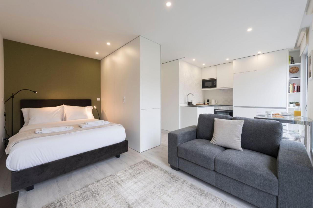 Lovelystay - Modern Loft With Gym & Free Parking Minutes Away From Cbd OOporto Exterior foto