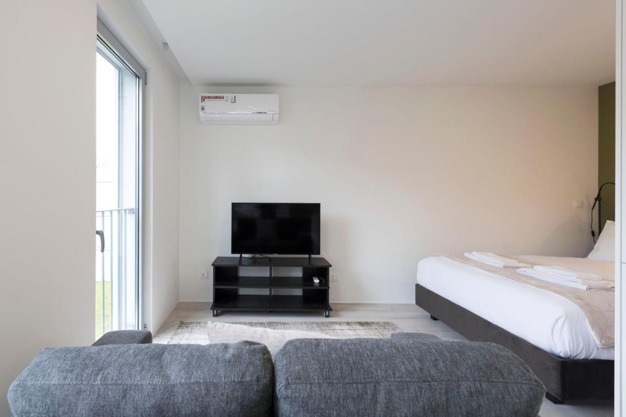Lovelystay - Modern Loft With Gym & Free Parking Minutes Away From Cbd OOporto Exterior foto