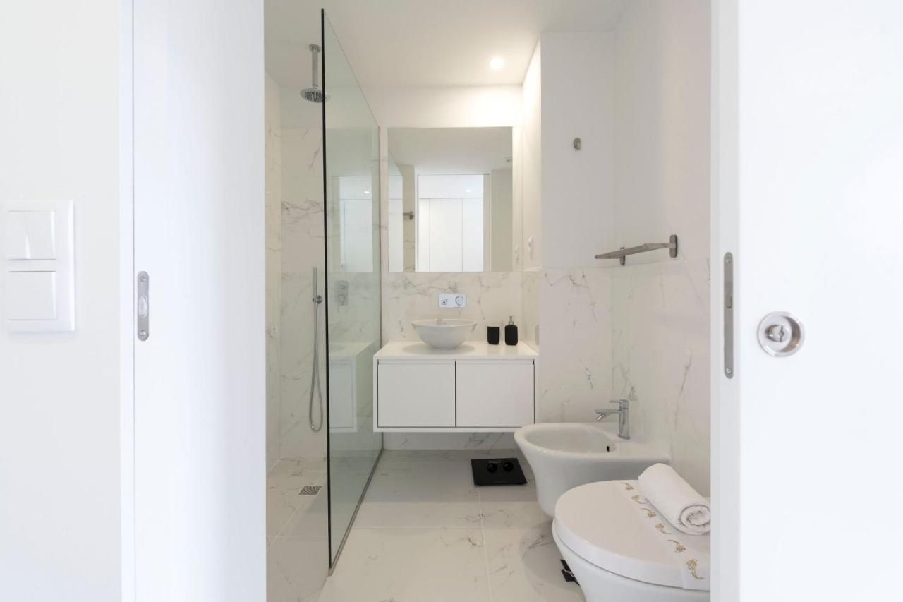 Lovelystay - Modern Loft With Gym & Free Parking Minutes Away From Cbd OOporto Exterior foto